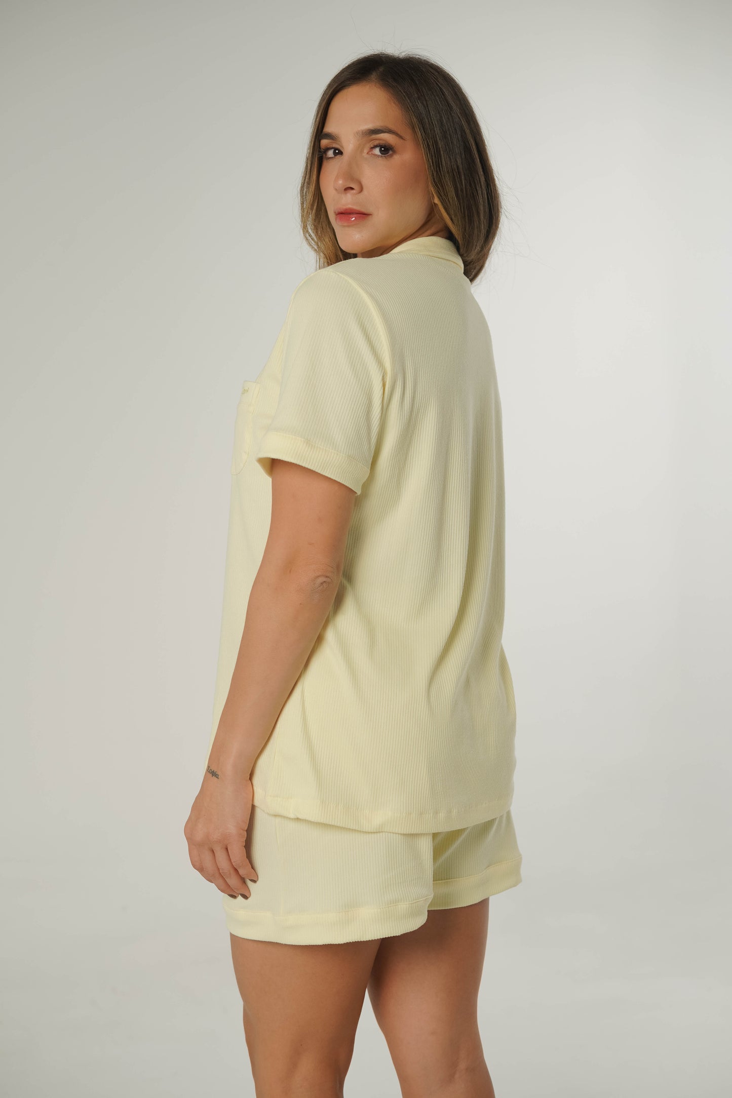 Set short Bianca Buttery Yellow - Páginas de amor