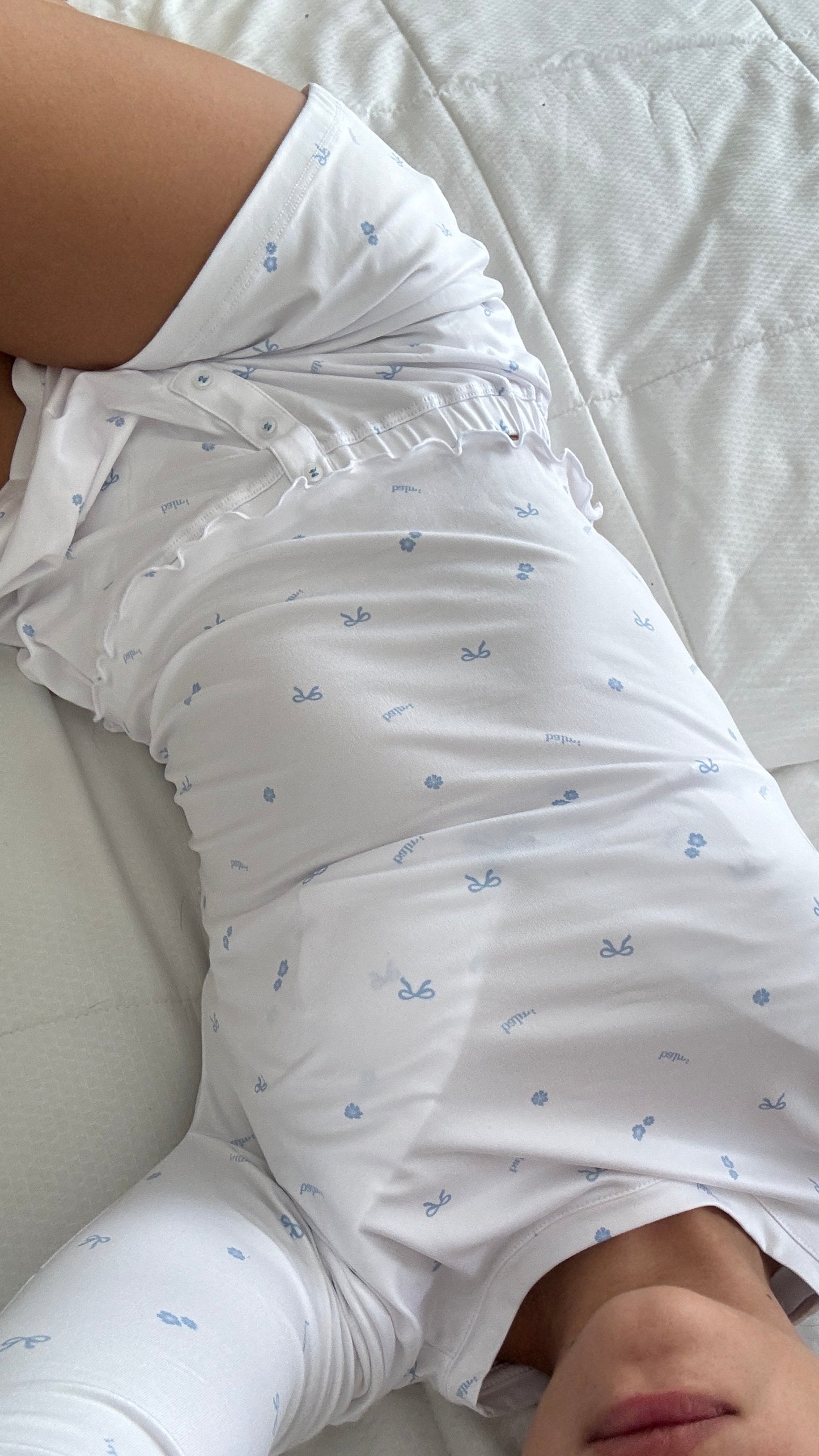 Short y camiseta manga larga