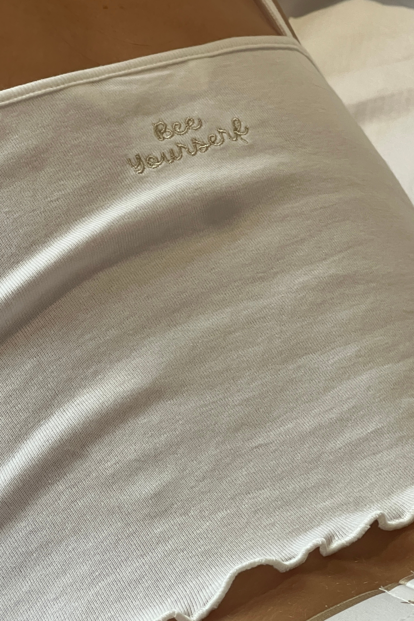 Pj de short Bee Yourself + Tee Bee.
